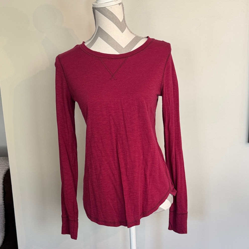 Abercrombie & Fitch Women’s Long Sleeve Crewneck Top in Burgundy